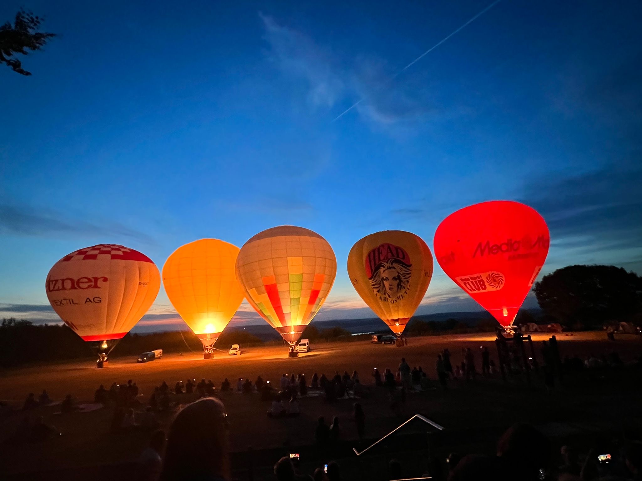 Hallenfest mit Ballonglühen